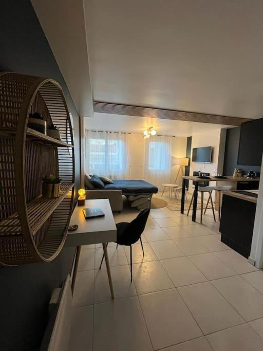 Ferienwohnung Petit Cocon En Hyper-Centre Reims Exterior foto
